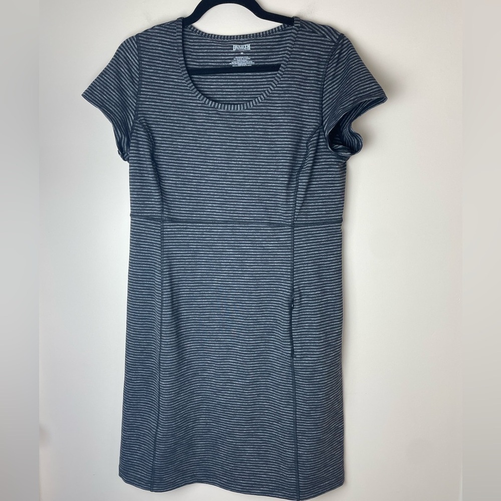 Duluth Trading Co NoGA Classic Short Sleeve Dress Black & Gray Stripe Size M